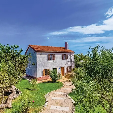 Luxurious In * Garica