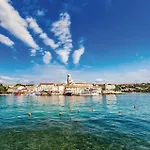 Vikendica Luxurious In Garica