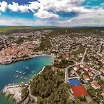 Luxurious In Garica