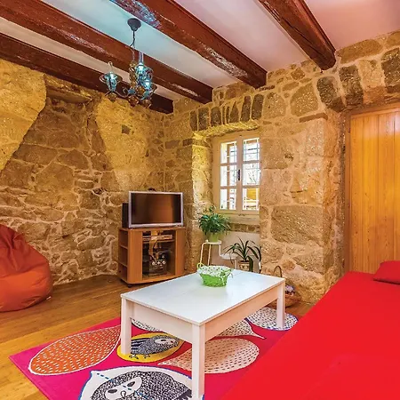 Luxurious In * Garica