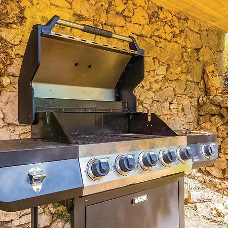 Lovely In With Wifi Holiday home Garica